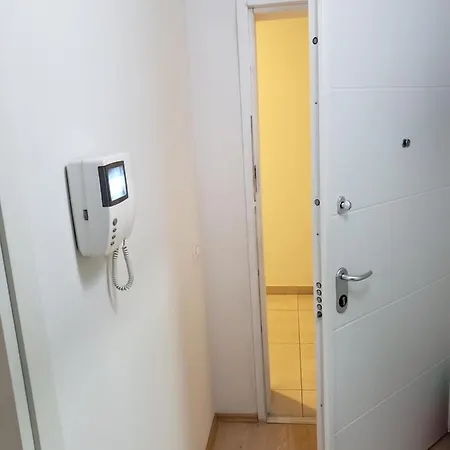Apartment Ali Demi