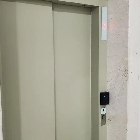 Apartment Ali Demi Tirana